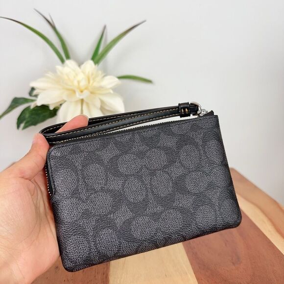 NWT Coach Corner Zip Wristlet In Signature Canvas With Halloween Graphic - Picture 4 of 5